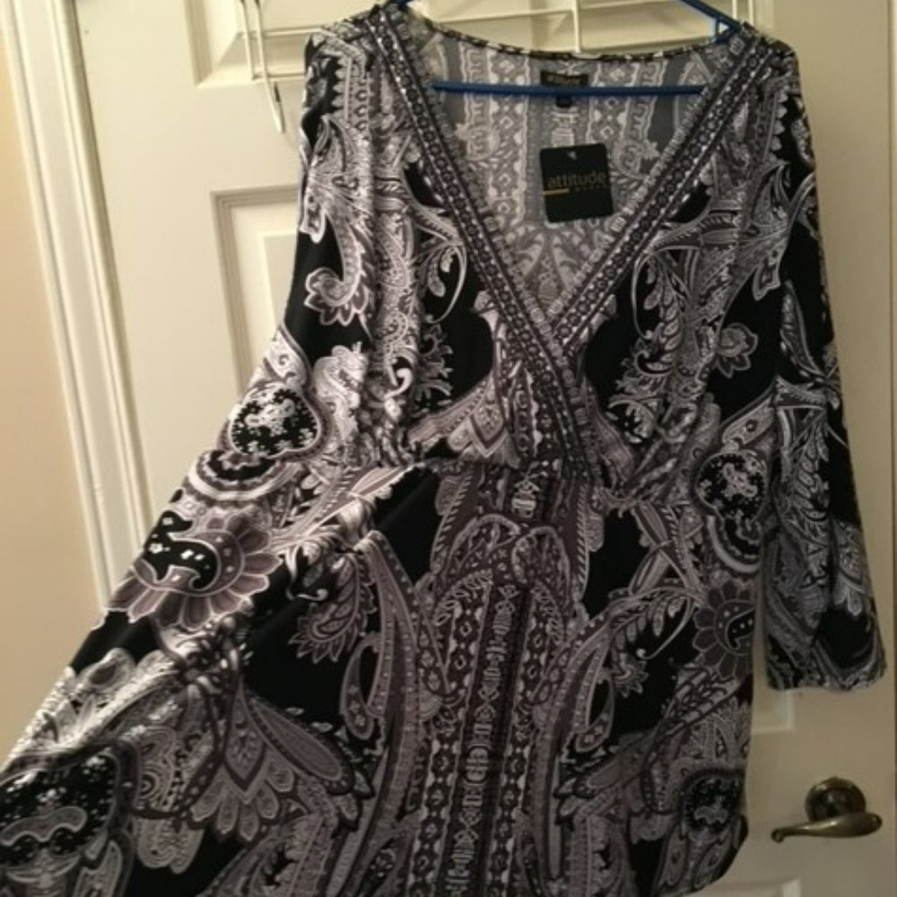 Black and White Print  blouse